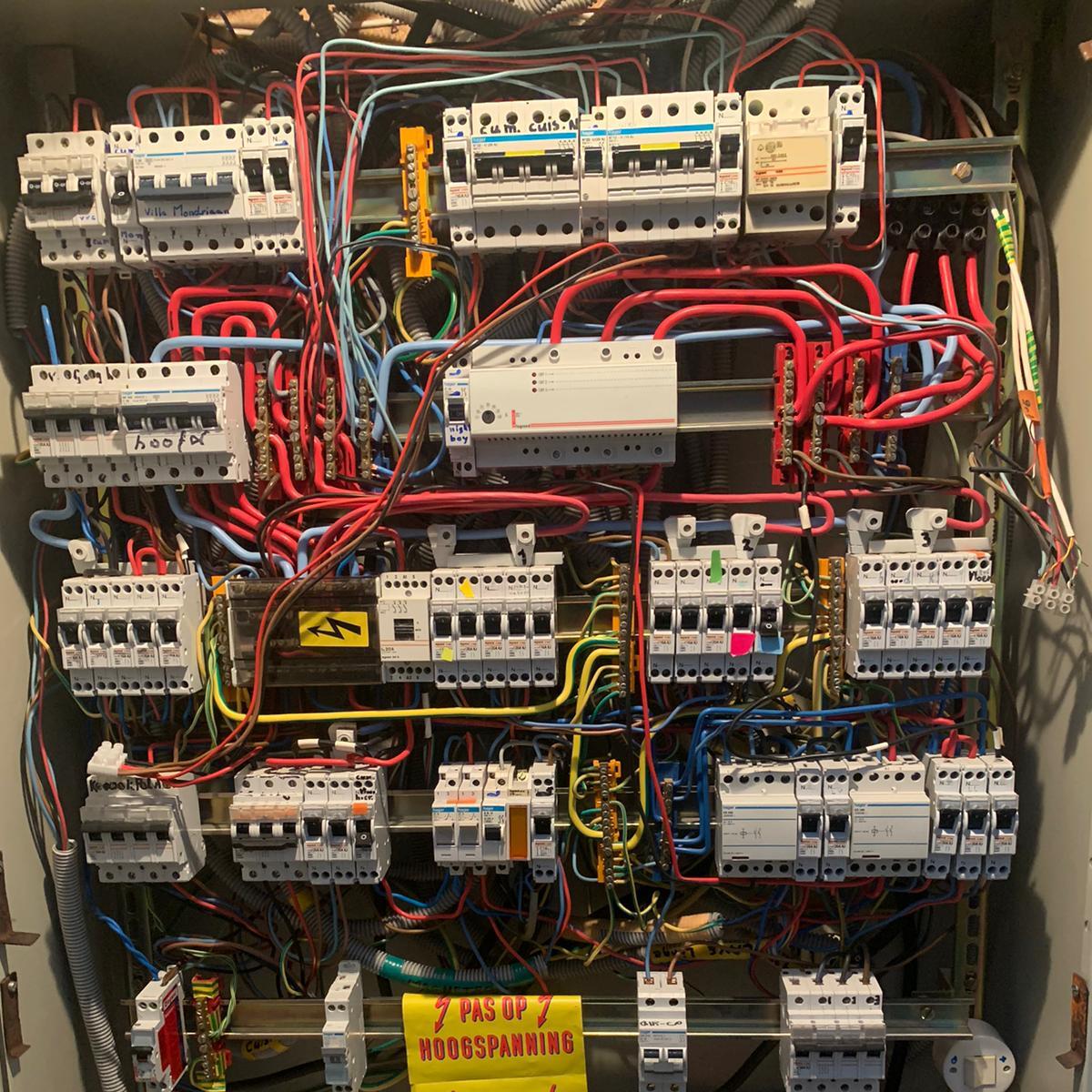 Photo réalisée par Diag Innov représentant un tableau électrique